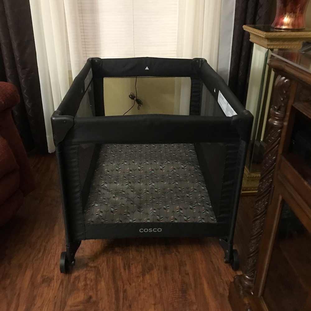 Baby play pin excellent condition!!! Barely used